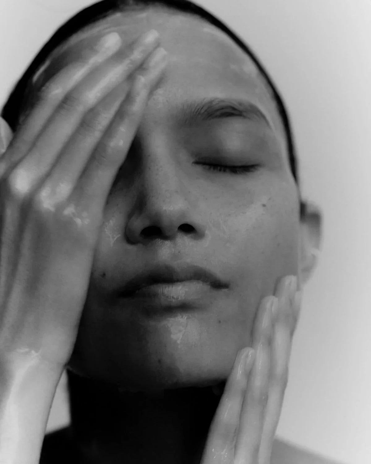 DARK SPOTS & UNEVEN SKIN TONE