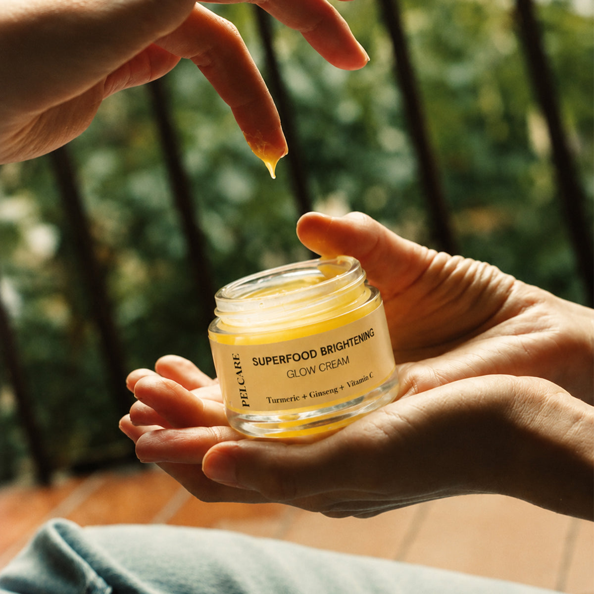 SUPERFOOD BRIGHTENING GLOW CREAM